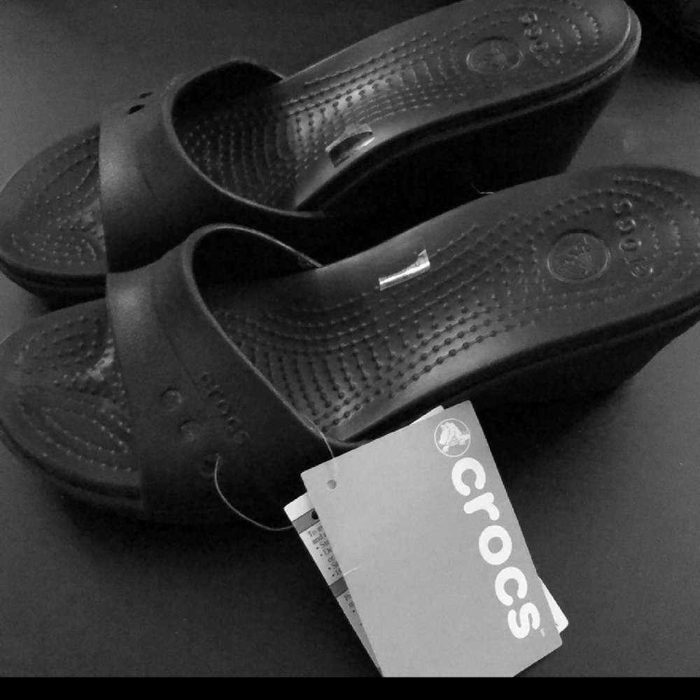 Crocs black 3" heels